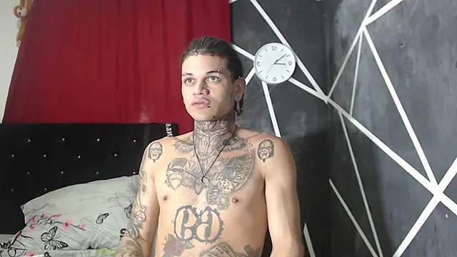 Snapshot of hot_man05 chatting on 12, 10, 2025 hot man05 online show from 12, 10, 2025