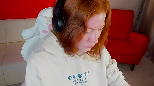 SophieOuld online show from 4, 10, 2025