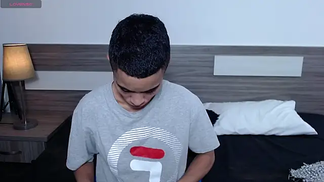 Liiamthompson online show from 5, 11, 2025