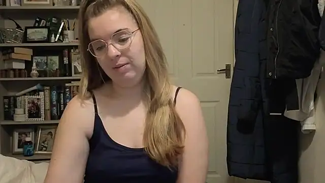 Snapshot of Demi_WelshX chatting on 14, 11, 2025 Demi WelshX online show from 14, 11, 2025