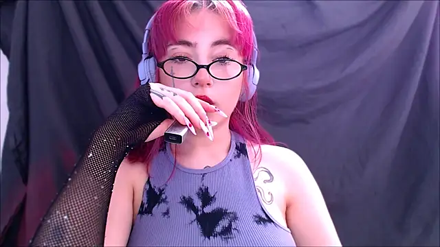 Snapshot of purplewitch chatting on 23, 3, 2026 purplewitch online show from 23, 3, 2026