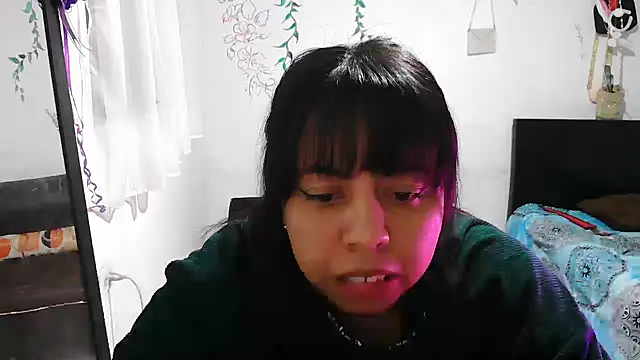 Snapshot of alexandraluv chatting on 17, 10, 2025 alexandraluv online show from 17, 10, 2025