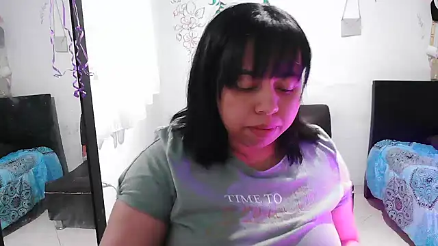 Snapshot of alexandraluv chatting on 18, 10, 2025 alexandraluv online show from 18, 10, 2025