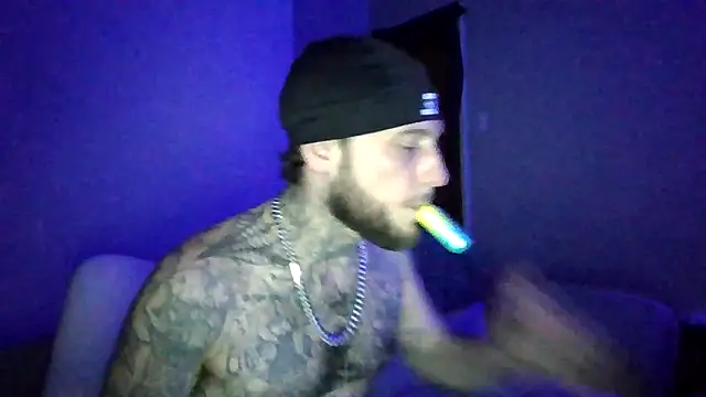 Snapshot of cruz815 chatting on 18, 1, 2026 cruz815 online show from 18, 1, 2026