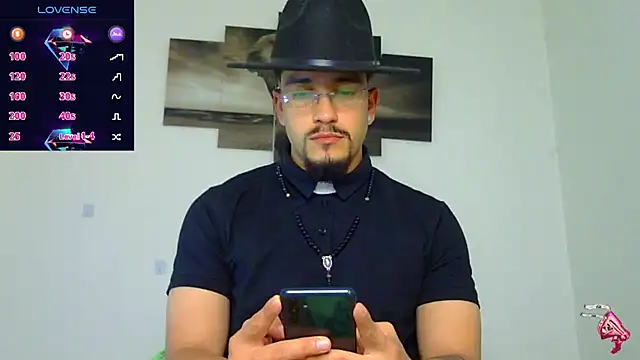 Snapshot of Keiviid chatting on 31, 10, 2025 Keiviid online show from 31, 10, 2025