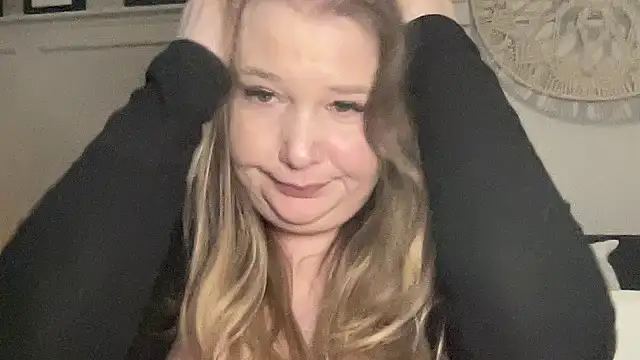 BustyHayleyUk online show from 12, 2, 2025