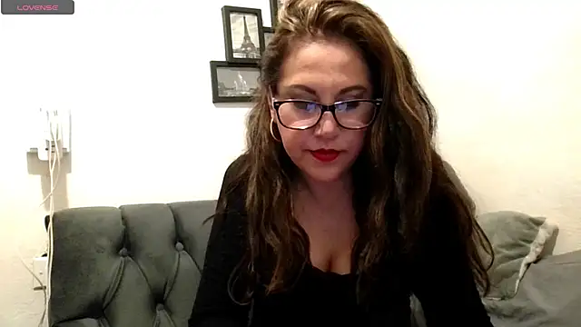 MirandaLatinaLovely online show from 11, 2, 2026