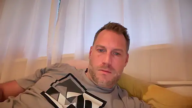 Christian87xxx online show from 18, 9, 2025