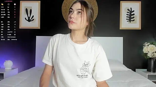 AlannaRussell  online show from 22, 10, 2025