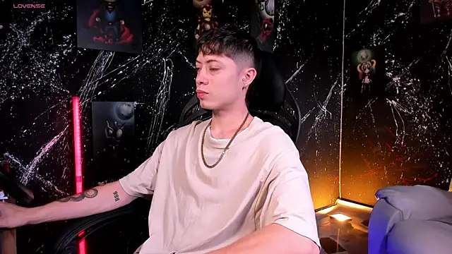 Snapshot of marcuscollins1_ chatting on 8, 3, 2025 marcuscollins1 online show from 8, 3, 2025