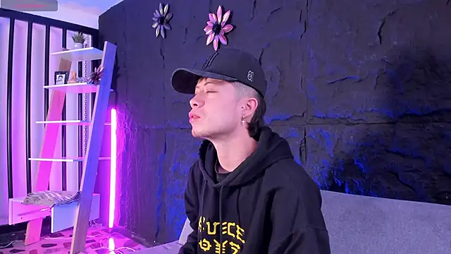 Snapshot of marcuscollins1_ chatting on 3, 10, 2025 marcuscollins1 online show from 3, 10, 2025