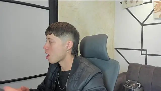 Snapshot of marcuscollins1_ chatting on 24, 11, 2025 marcuscollins1 online show from 24, 11, 2025