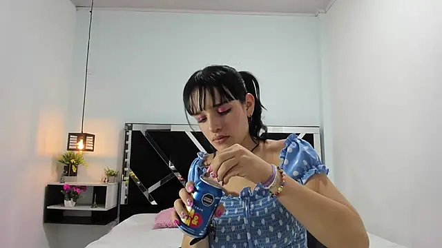 Annyrosee online show from 13, 3, 2025