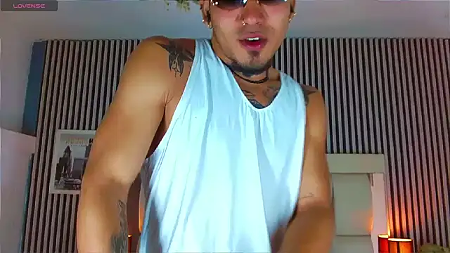 Snapshot of LihanJor_23 chatting on 27, 10, 2025 LihanJor 23 online show from 27, 10, 2025