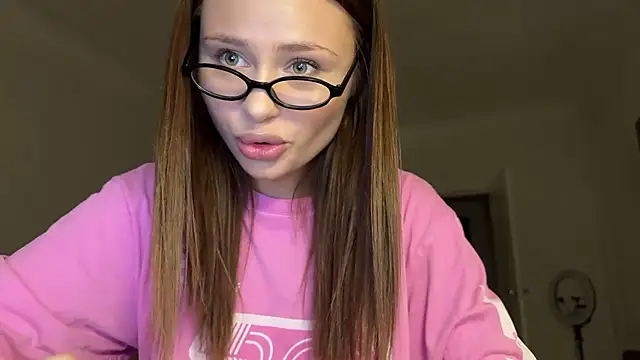 Snapshot of Kisskeyy chatting on 8, 9, 2025 Kisskeyy online show from 8, 9, 2025