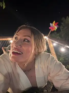 Snapshot of Lally_Valencia__ chatting on 29, 10, 2025 Lally Valencia online show from 29, 10, 2025