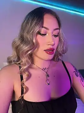 Snapshot of Lally_Valencia__ chatting on 13, 11, 2025 Lally Valencia online show from 13, 11, 2025