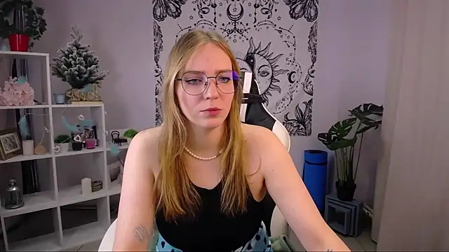VeronicaAndersen online show from 2, 2, 2025