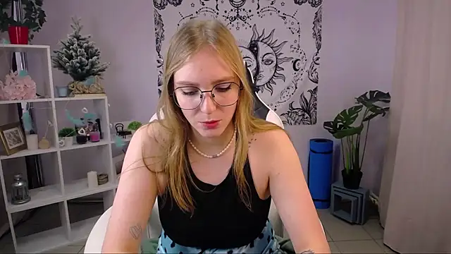 VeronicaAndersen online show from 2, 2, 2025