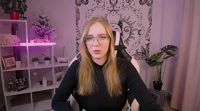 VeronicaAndersen online show from 15, 2, 2025