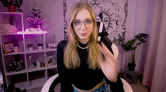 VeronicaAndersen online show from 15, 2, 2025