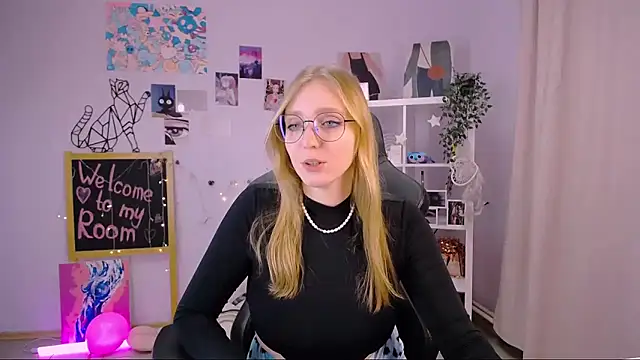 VeronicaAndersen online show from 19, 2, 2025
