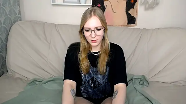 VeronicaAndersen online show from 21, 2, 2025