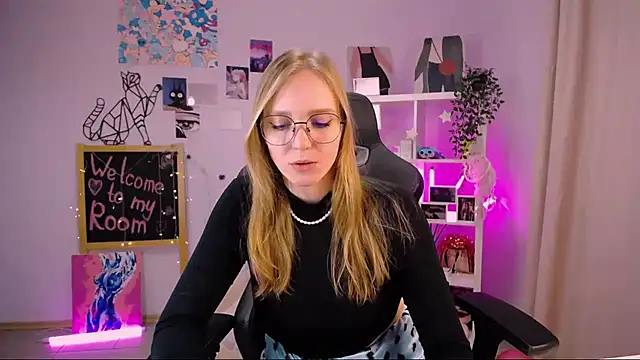 VeronicaAndersen online show from 23, 2, 2025