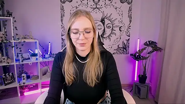 VeronicaAndersen online show from 25, 2, 2025