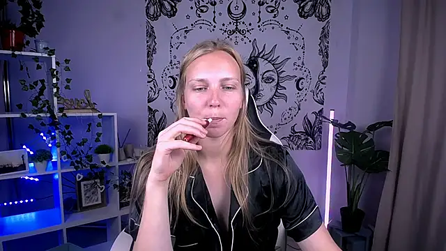 VeronicaAndersen online show from 29, 9, 2025