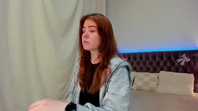 Ella Mayers online show from 16, 2, 2025