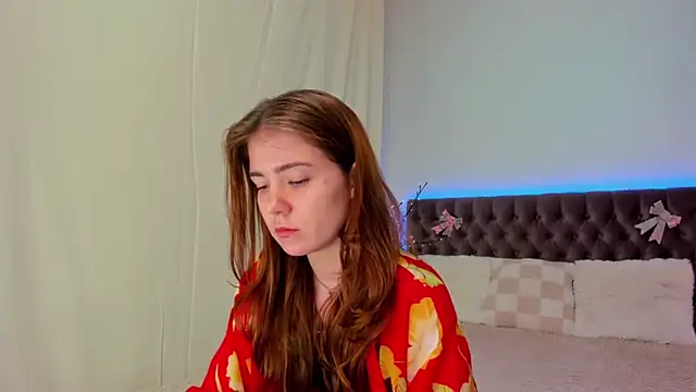 Ella Mayers online show from 9, 3, 2025