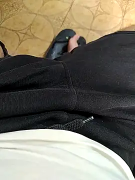 Snapshot of NAvoglia chatting on 31, 10, 2025 NAvoglia online show from 31, 10, 2025