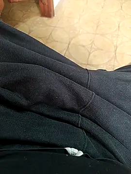 Snapshot of NAvoglia chatting on 17, 11, 2025 NAvoglia online show from 17, 11, 2025