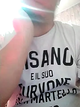 Snapshot of NAvoglia chatting on 1, 12, 2025 NAvoglia online show from 1, 12, 2025