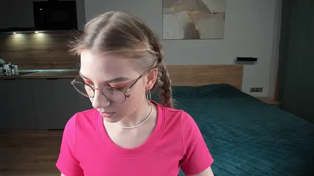 Enjoy everymoment  online show from 14, 2, 2025