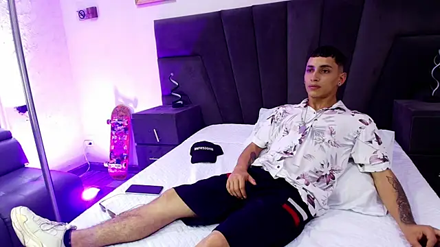 JhoanLeandro online show from 9, 2, 2025