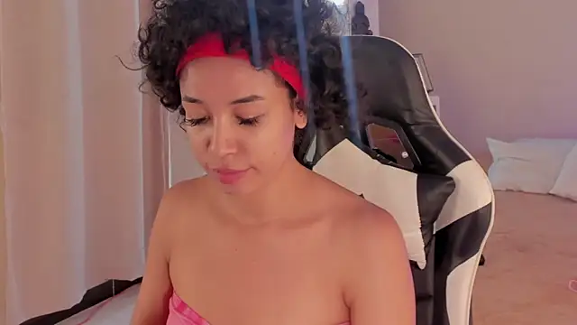 leahaltomm online show from 5, 3, 2025