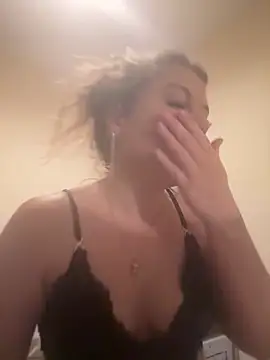 BambixoxUK online show from 24, 11, 2025