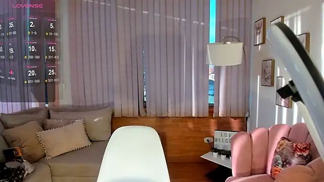 Daphne chers online show from 14, 2, 2025