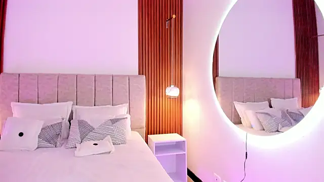 Snapshot of khloe-sweet chatting on 25, 10, 2025 khloe-sweet online show from 25, 10, 2025