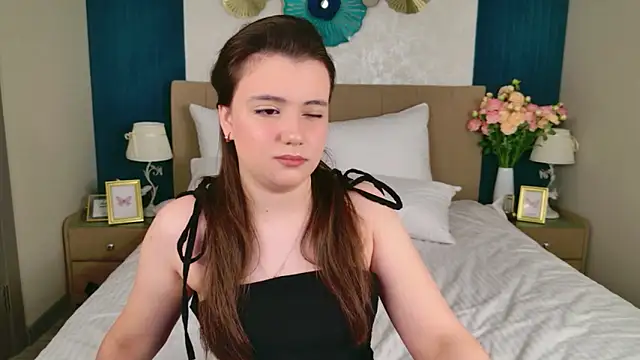 Pauline Heaven online show from 18, 12, 2025