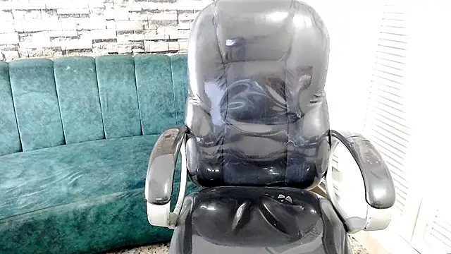 LittleFiree online show from 25, 2, 2025