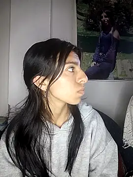 Ariell Kieran online show from 10, 10, 2025