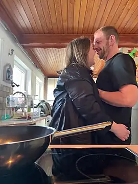 Lars-Lola online show from 4, 3, 2025