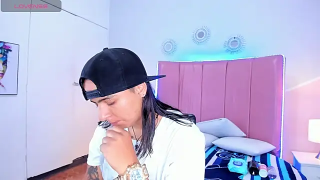 Liiam smith  online show from 27, 10, 2025