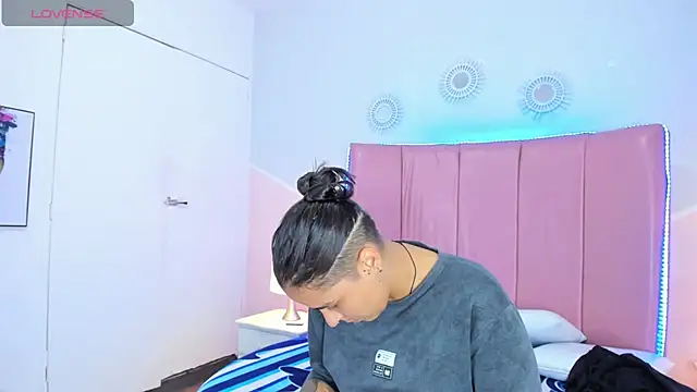 Liiam smith  online show from 16, 11, 2025