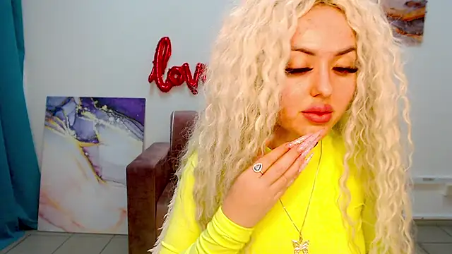 Snapshot of MissisCaty chatting on 9, 2, 2025 MissisCaty online show from 9, 2, 2025