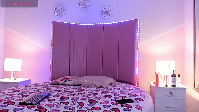  Emma whiitee  online show from 7, 3, 2025