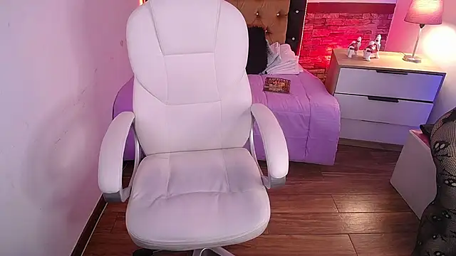 Alexaamoon  online show from 25, 2, 2025